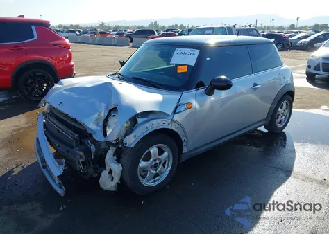 2010 Mini Cooper из США, поврежденный, VIN WMWMF3C50ATU79123